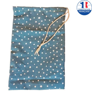 Ce sac 100 % coton Oeko-Tex* permet de remplacer les sacs à usage unique. C'est une véritable alternative à la réduction des déchets lors de vos achats.  Robuste et esthétique, il peut également être utilisé comme pochette cadeau réutilisable pour y glisser vos présents.