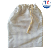 Charger l&#39;image dans la galerie, Ces sacs 100 % coton bio permettent de remplacer les sacs en plastique, à usage unique.  Le tissu fin, robuste et esthétique fait que ce sac peut également servir de pochette cadeau réutilisable pour y glisser vos présents.